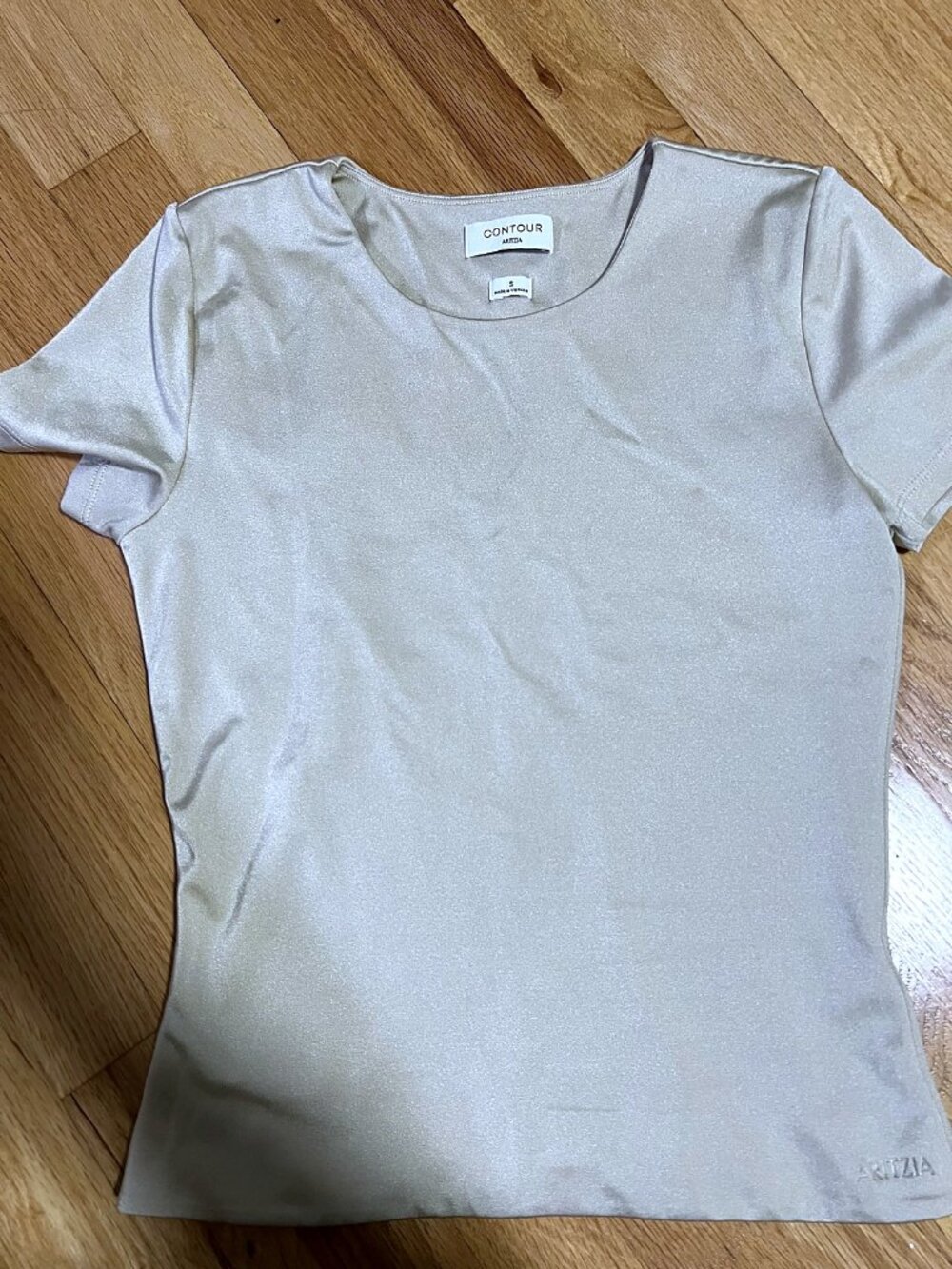 Aritzia Contour Gold Short Sleeve Tee Size S